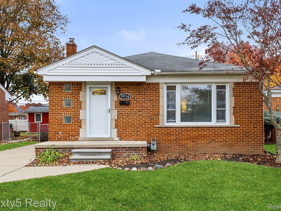 1st image of 9934 Manor Ave
