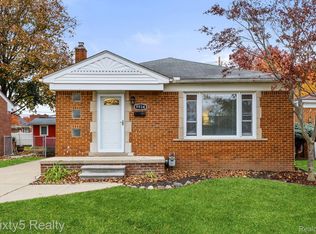 9934 Manor Ave, Allen Park, MI 48101