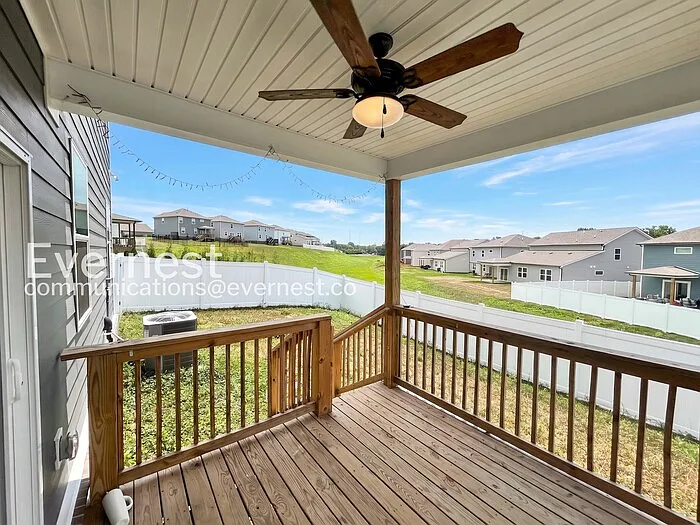 167 E Millbrook Dr — Photo 18