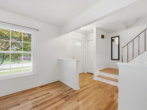 4th image of 1510 King George Blvd