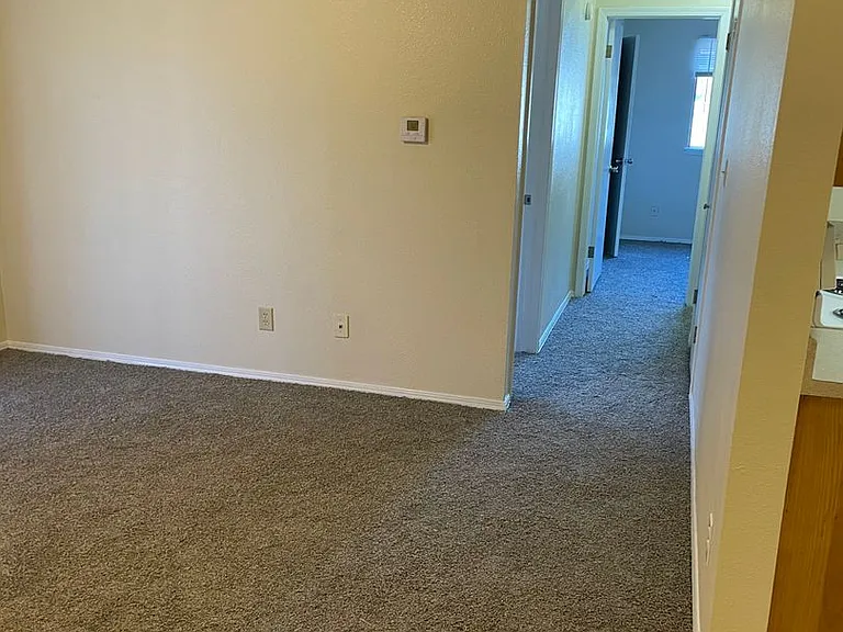 Country Grove Apartments — Photo 4