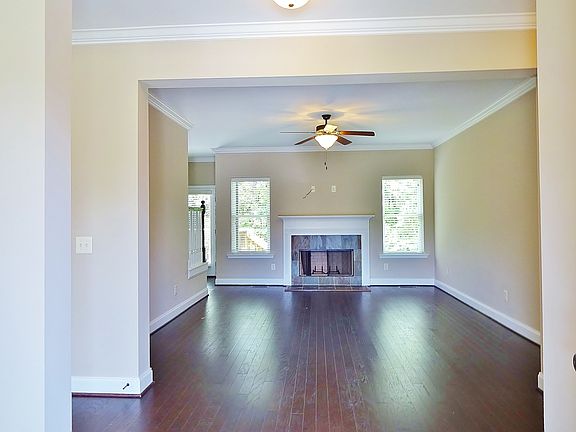4th image of 124 Wisteria Dr