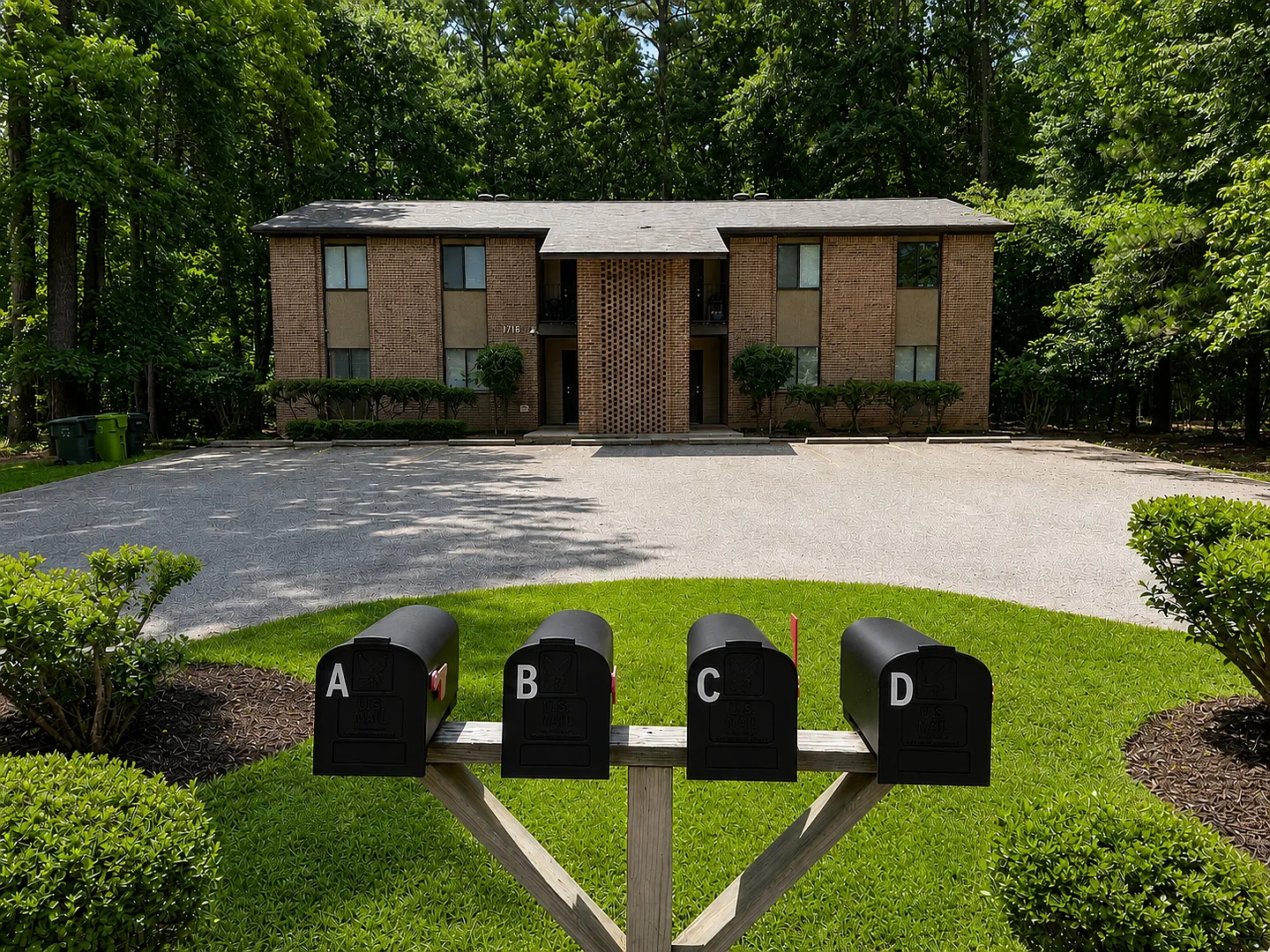 1718 Horseshoe Drive — Photo 2