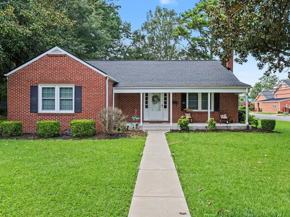511 N Raiford St, Selma, NC 27576