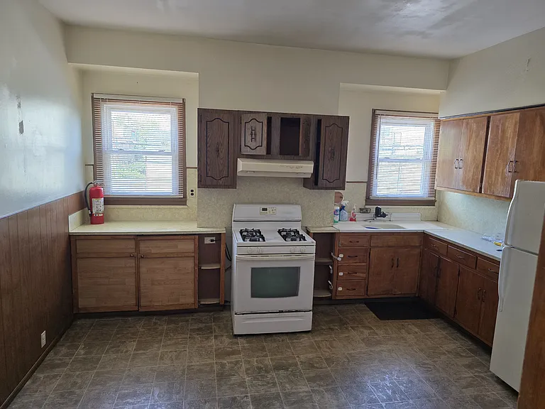 312 Elm St #2 — Photo 3