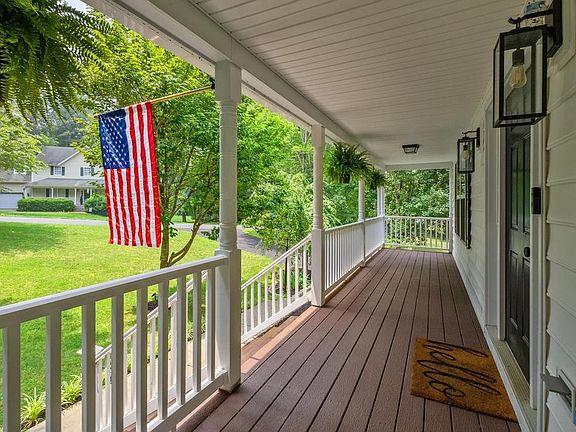 4th image of 26 BIRCH WAY