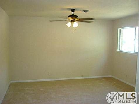 5th image of 507 Oakwood Dr