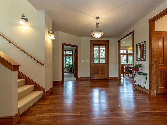4th image of 1070 Shady Oaks Dr