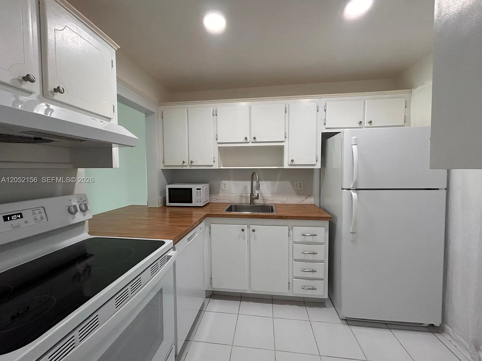 Boca Teeca Condo 2 — Photo 4