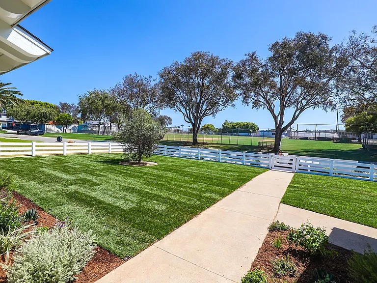 1502 Coral Pl — Photo 5