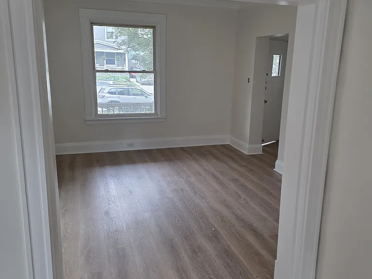 4304 33rd Ave #1 — Photo 3