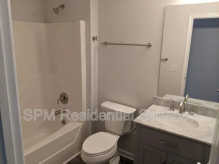 2105 Dexter St — Photo 14