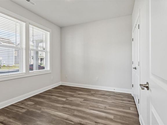 5th image of 1500 Stanford Lane