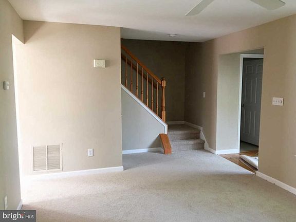3rd image of 174 Birch Hollow Dr