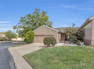 444 NE Point Dr, Lees Summit, MO 64064
