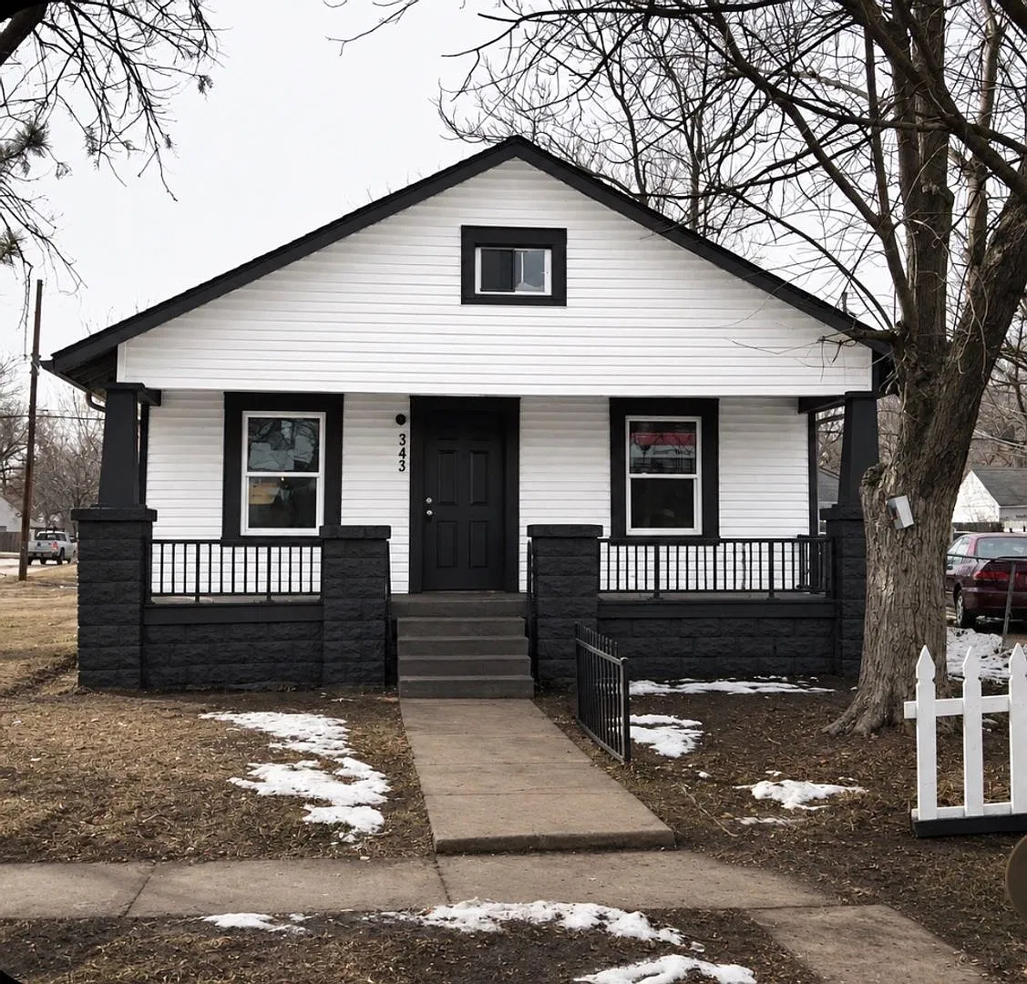 Historic 3 Bedroom — Photo 1