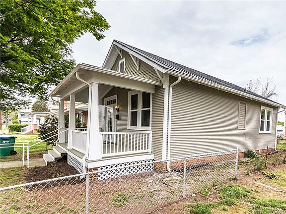 3rd image of 3321 Cliff Ave