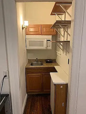 Rented by Jonathan Wachtel, LREB | media 21