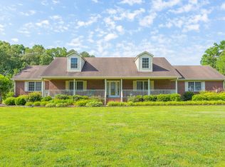 1729 Rainbow Cir NE, Dalton, GA 30721