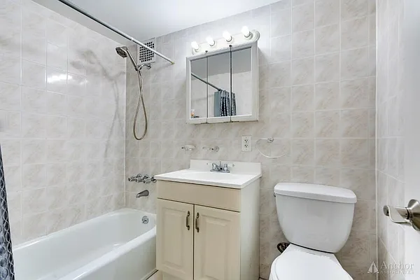 Rented by Anchor Associates | media 23