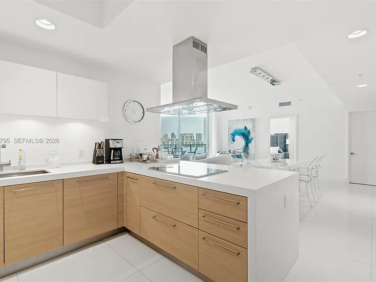 17111 Biscayne Blvd #603 — Photo 8