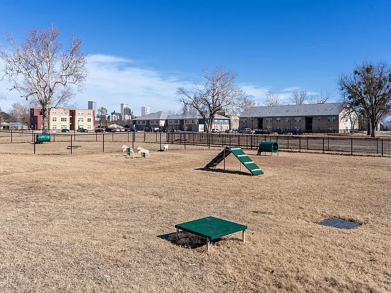 River West Apartments — Photo 27