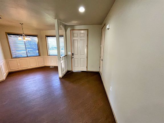 5th image of 1107 180th St E