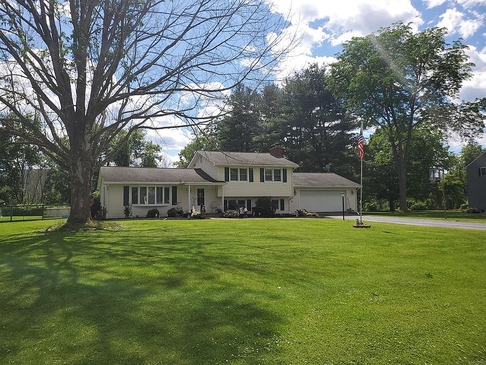 1st image of 60 Brookside Cir