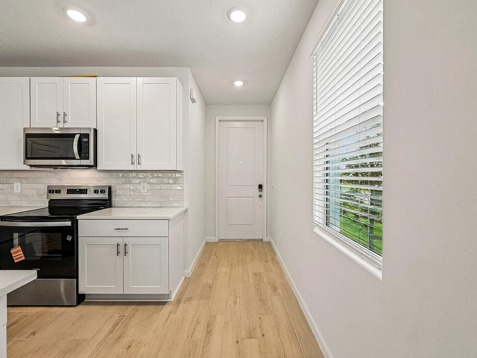 3 bed, 2.5 bath, 1808 sqft, $2,600 — Photo 4