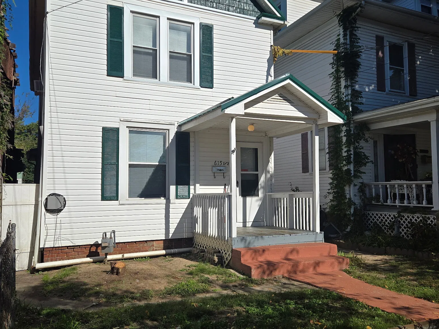 2 bed, 1.5 bath, 1428 sqft, $775 — Photo 1