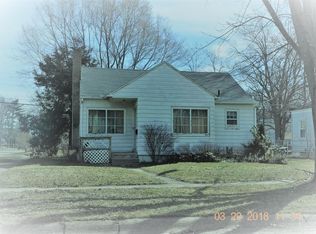 1305 Bishop Ave, Benton Harbor, MI 49022