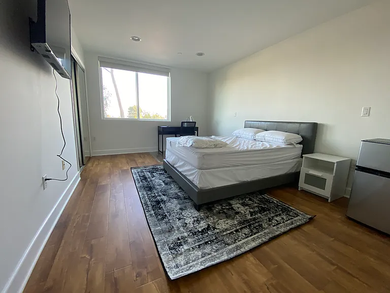 835 N Edinburgh Ave — Photo 17