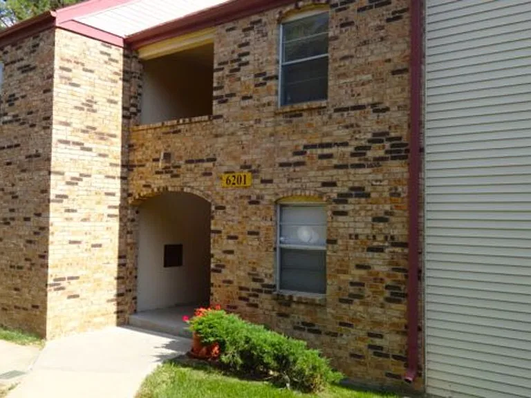 The Citadel Apartments — Photo 9