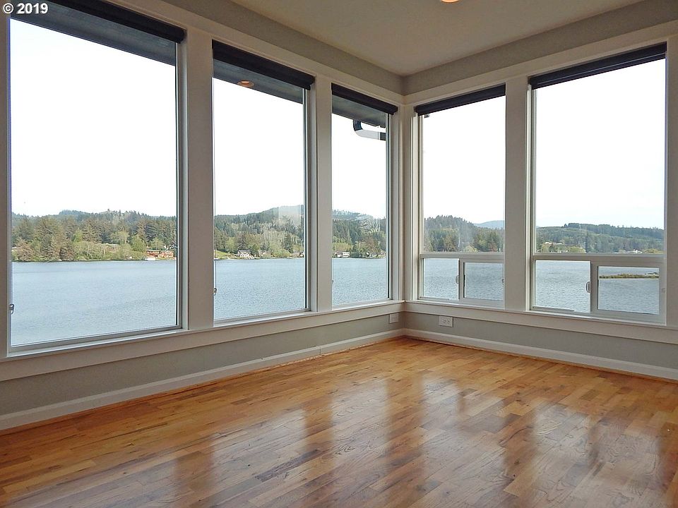 2nd image of 2981 NE Johns Loop