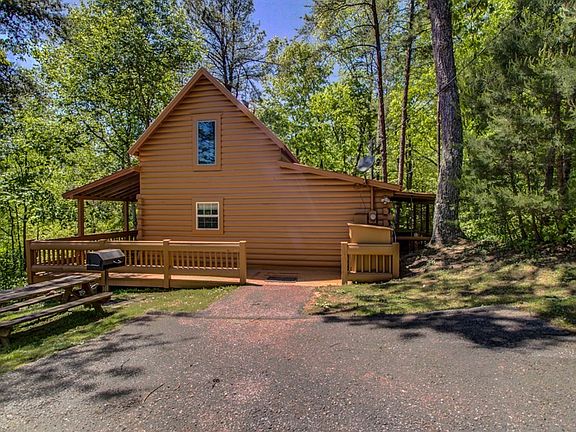 2nd image of 1005 Ski View Ln