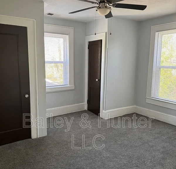 1587 Olympian Cir SW #B — Photo 7