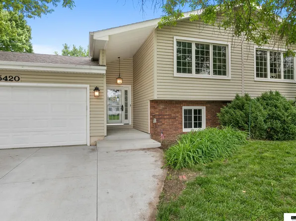 5420 W Greenfield St, Lincoln, NE 68521