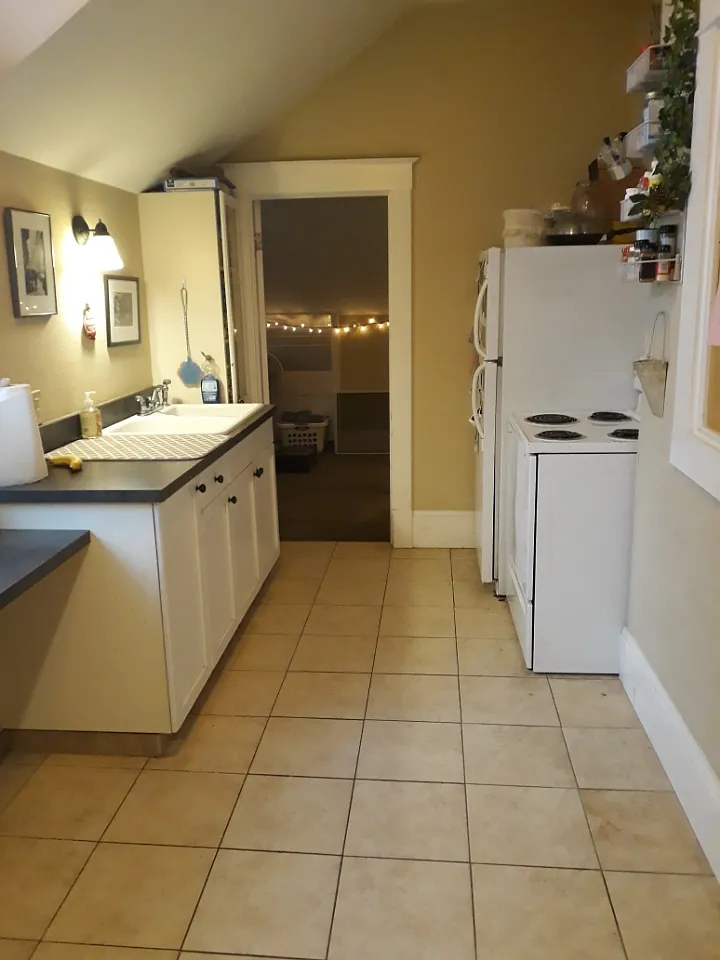 1305 W 5th Ave — Photo 2