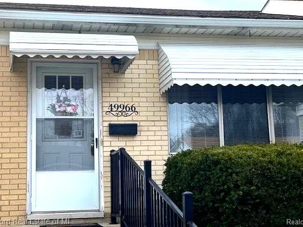 49966 Helfer Blvd, Wixom, MI 48393