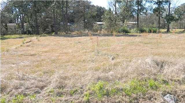 1st image of 107 River Woods Dr