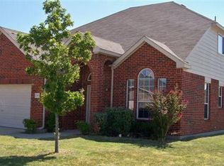 441 Sandy Creek Dr, Fort Worth, TX 76131