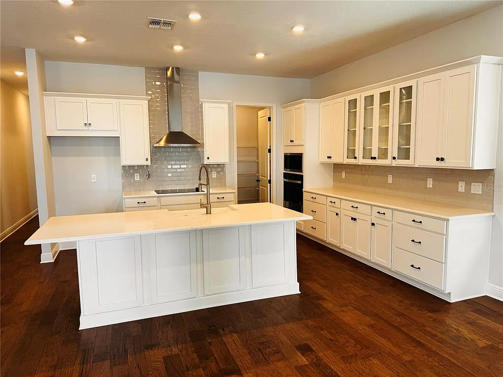 4 bed, 3.0 bath, 3262 sqft, $3,700 — Photo 3