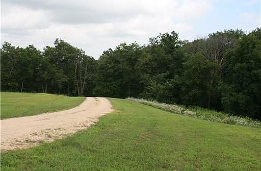 2nd image of 2646 Rainbow Rd