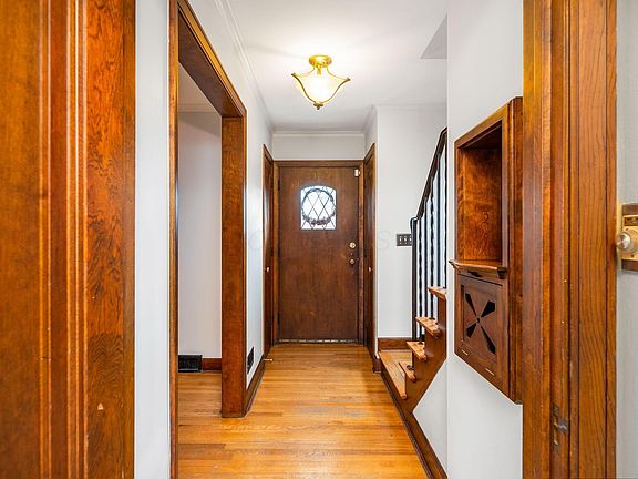 2nd image of 367 E Dunedin Rd