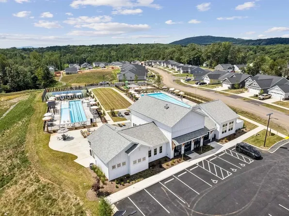 34 Grayson Village Dr, Barboursville, VA