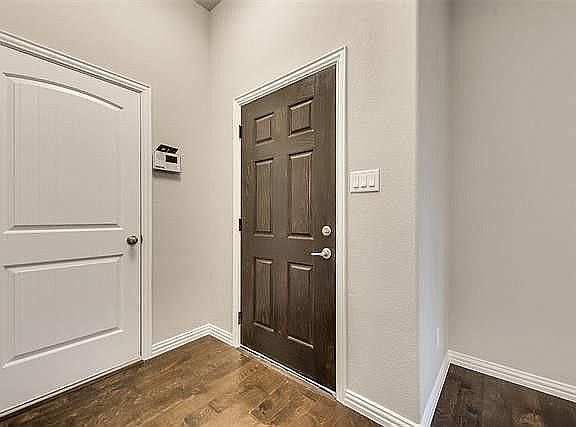 3rd image of 1017 Vintage Ave