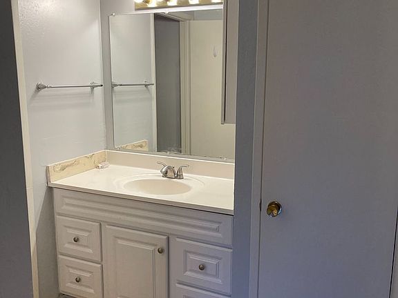 2nd image of 1625 Park Ln APT 49