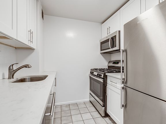 3rd image of 50 Lexington Ave APT 12G