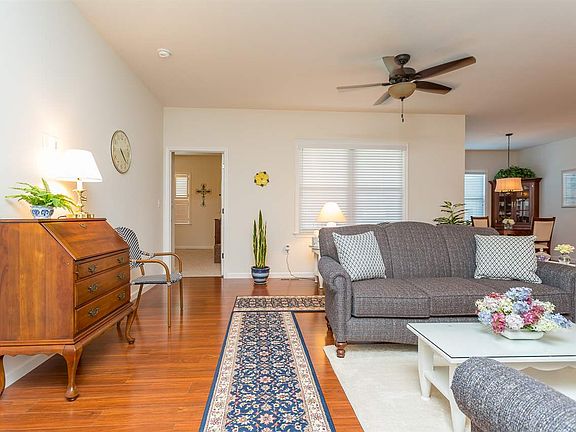 4th image of 745 Coltsfoot Ln