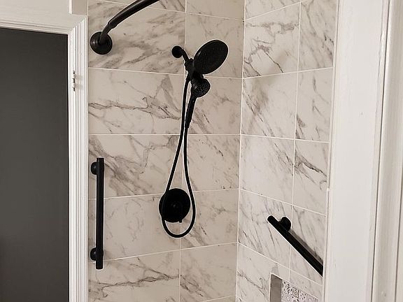 4th image of 1726 E Bancroft Ln #295